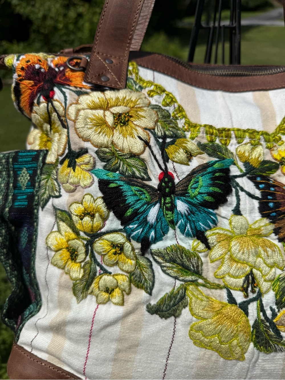 Butterfly & Floral Embroidered Canvas Tote/ convertible day bag - Picture 5 of 12